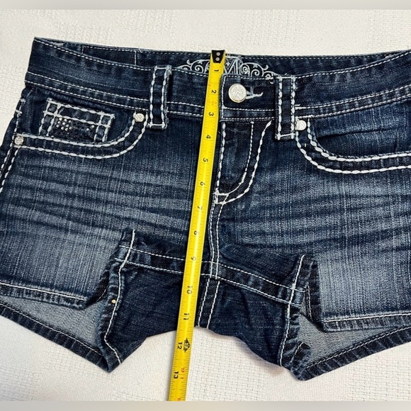 Maurices Premium Jeans shorts  Mid Rise Stretch - Picture 7 of 11